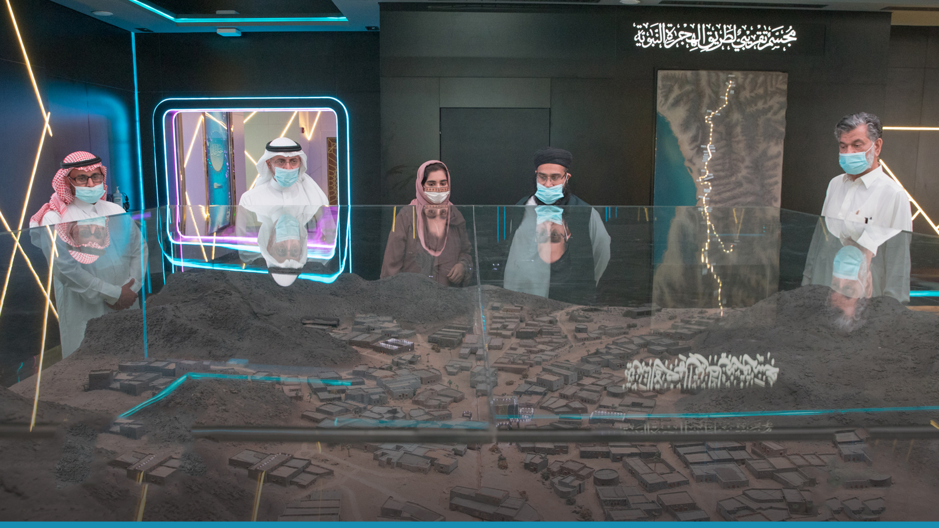 رئيس مجلس الشيوخ بباكستان يزور المعرض والمتحف الدولي للسيرة النبوية والحضارة الإسلامية