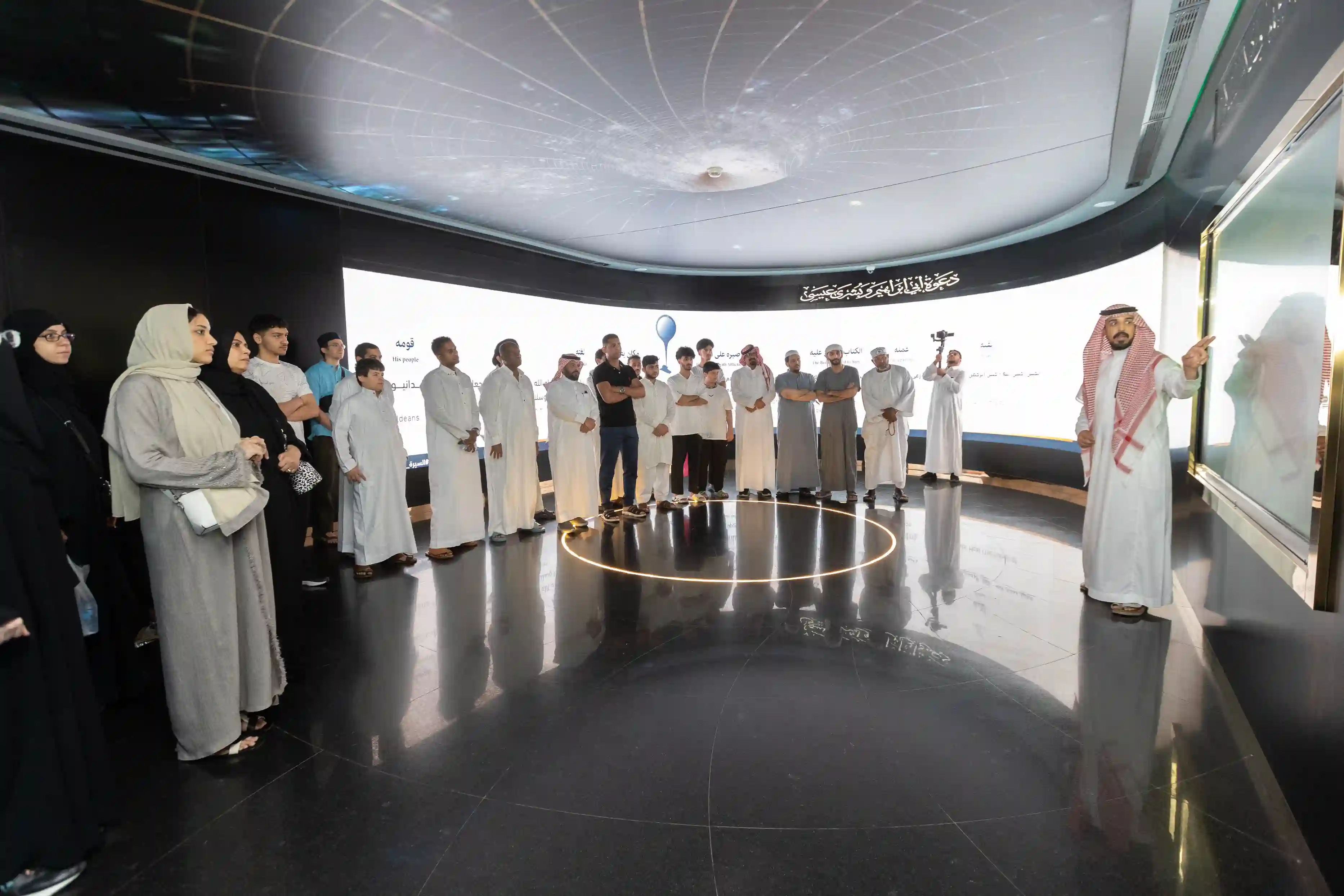 التسجيل وإدارة الحشود